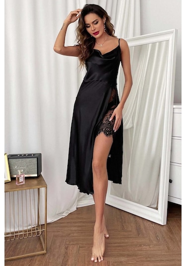 Merry See Özel Tasarım Degaje Yakalı Yırtmaçlı Dantelli Saten Uzun Gecelik Siyah