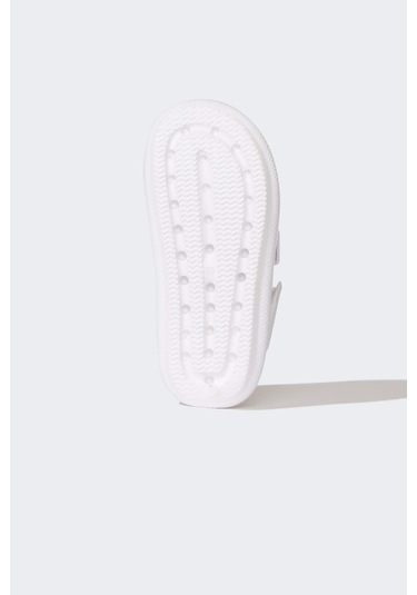 DeFacto Erkek Çocuk Cırt Cırtlı Düz Taban Eva Sandalet C2236A825SMWT1