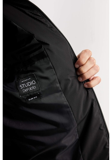 DeFacto Slim Fit Dar Kesim Dik Yaka Fermuarlı Mont D7497AX25SPBK27