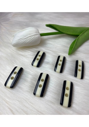 Siyah-beyaz 2 Delikli Düğme 3cm-10 Adet