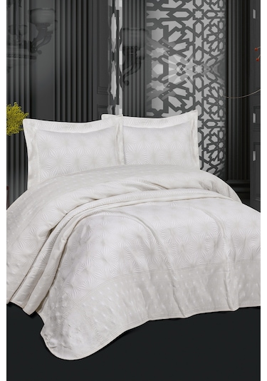 Life Serisi Verona Model 3 Parça Yastıklı Yatak Örtüsü Pike Takım