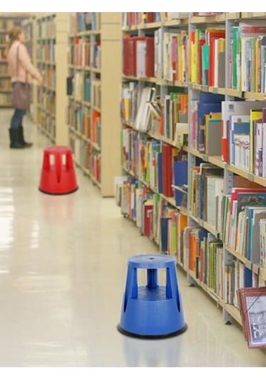Kaymaz Devrilmez Basamaklı Tekerlekli Tabure Mavi
