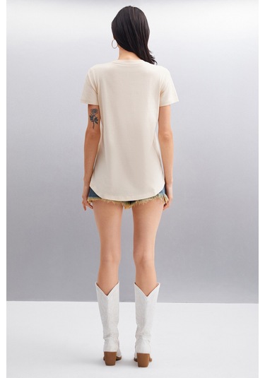 Samantha Kadın %100 Organik Pamuklu Comfort Fit Arkası Uzun Basic Örme Bej T-shirt