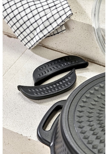 Cooker Kristal Serisi Döküm Granit Silikon Saplı 28 Cm Basık Tencere Siyah