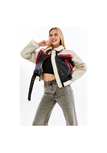 Kadın Siyah Kürklü Tokalı Crop Mont Siyah