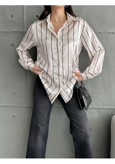 Kadın Oversize Ekru Renk Siyah İnce Çizgili Detaylı Saten Gömlek-siyah Siyah