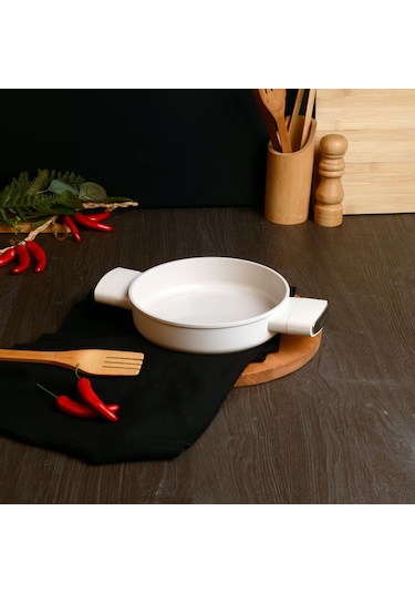 Belarıva 18 Cm Beyaz Sılıkon Saplı Sahan Beyaz