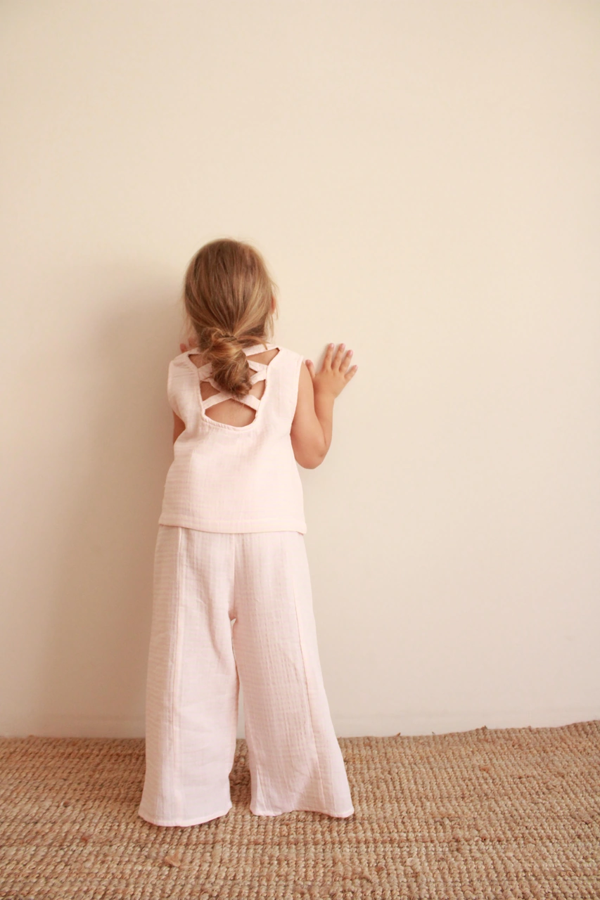 Fularlı Pembe Çizgili Çapraz Şerit Detaylı Müslin Takım Pembe