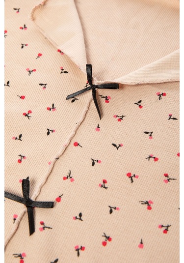 Kadın Pamuklu Çıtır Çiçek Desenli Baby Overloklu Fiyonk Detaylı Uzun Kollu Pijama Takımı Ko70142-2