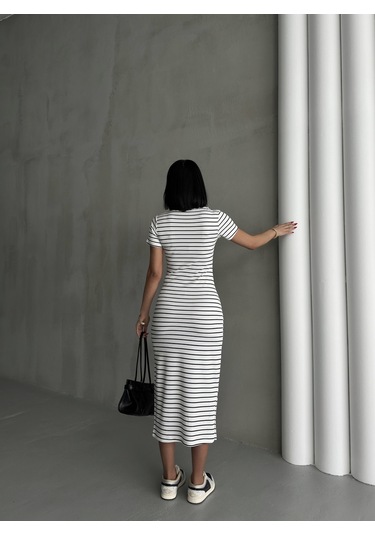 Kadın Çizgili Yırtmaçlı Esnek Uzun Örme Elbise Beyaz