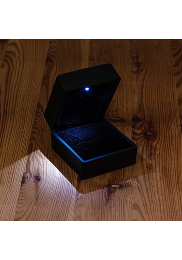 Işıklı Siyah Renk Yüzük Kutusu 1