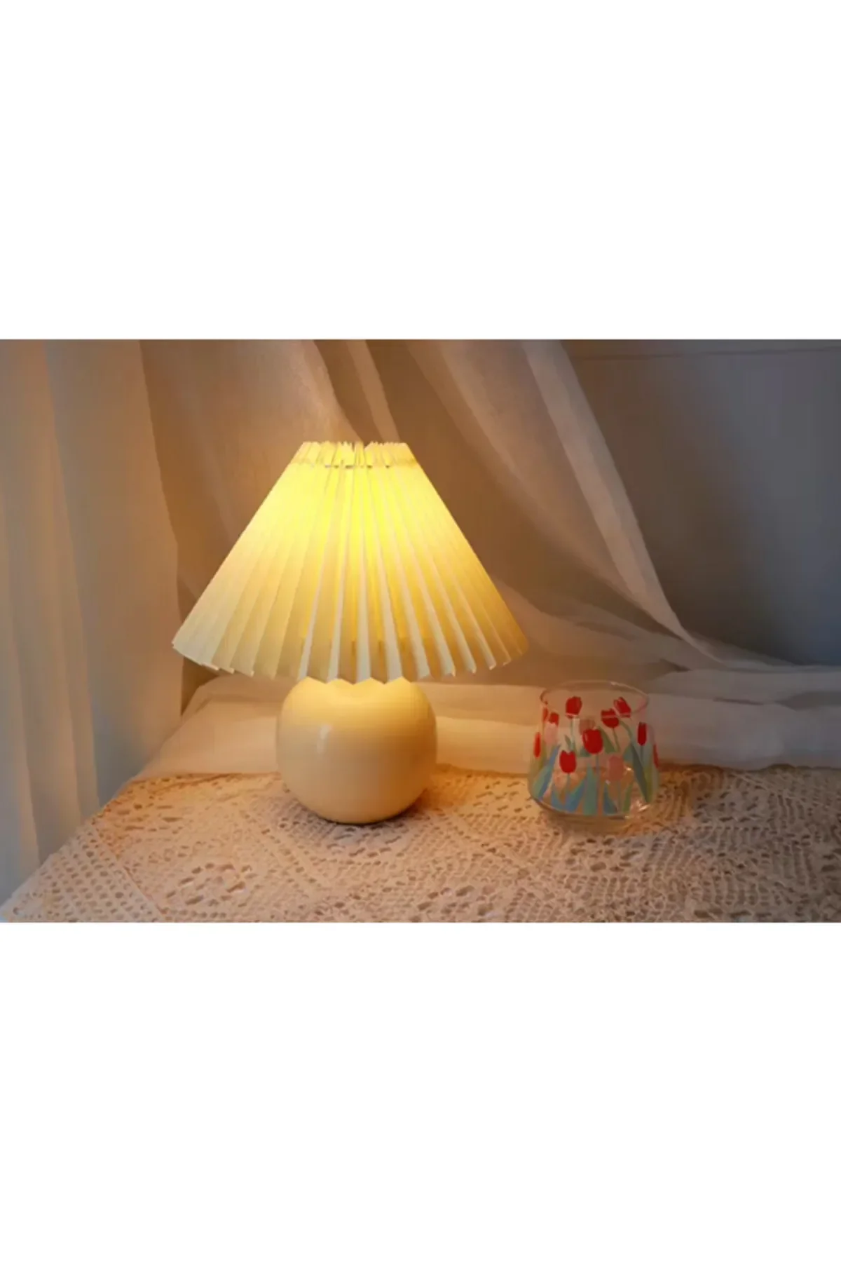 Vintage Pileli Seramik Komidin Yatak, Oturma, Çocuk Odası Çalışma Masası Ve Gece Lambası KREM RENK