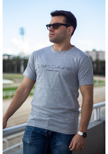 Erkek Gri El Yazısı İmza Baskı Normal Kesim Bisiklet Yaka Erkek T-shirt 22etsheyaz 001