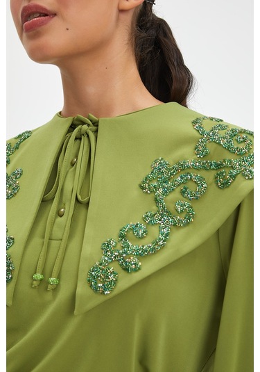 Parıltılı İşlemeli Zarif Yaka Tasarımlı, Balon Kollu Şık Bluz - Özel Günler Ve Günlük Kullanım İçin İdeal Yeşil