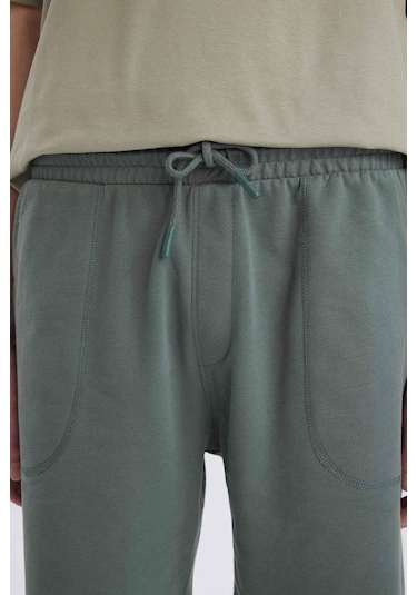 Defacto %100 Pamuk Slim Fit Dar Kesim Dar Paça Cepli Basic Düz Şort B8673ax25smgn463 Yeşil