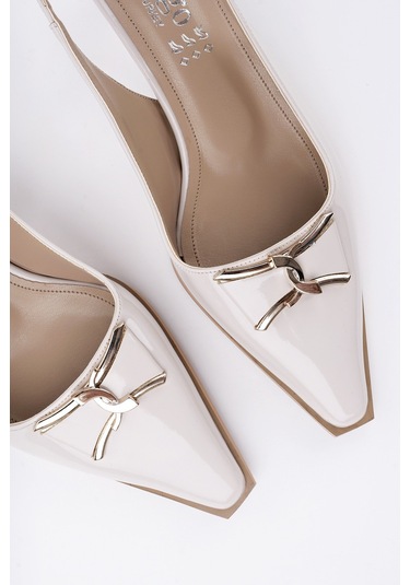 Muggo Forest Arkası Açık Toka Detaylı Günlük Klasik Topuklu Kadın Stiletto Ayakkabı Ten Rugan