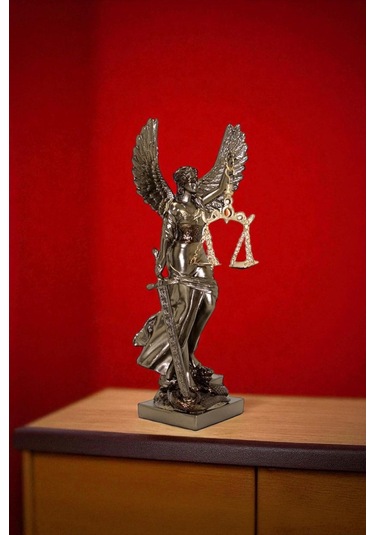 Kanatlı Adalet Tanrıçası Themis Biblosu