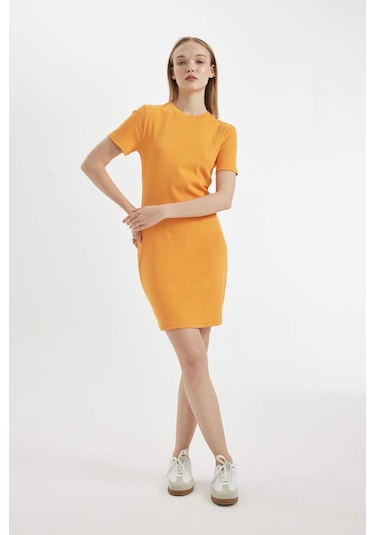 DeFacto Coool Bodycon Vücudu Saran Bisiklet Yaka Fitilli Kaşkorse Kısa Kollu Mini Elbise - C1503AX24SPYL157 DeFacto Coool Bodycon Vücudu Saran Bisiklet Yaka Fitilli Kaşkorse Kısa Kollu Mini Elbise - C1503AX24SPYL157