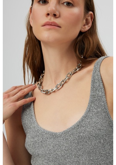 ASKILI V YAKA ELBİSE