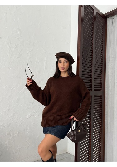 Kadın Yumuşak Dokulu Bisiklet Yaka Oversize Basic Triko Kazak Kahverengi