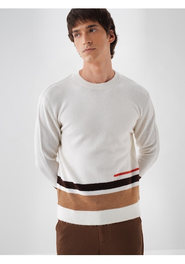 Ekru Yumuşak Dokulu Regular Fit Kazak 801820 Ekru