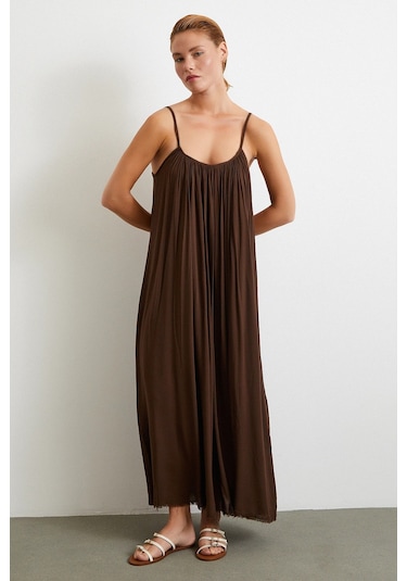 Askılı Piliseli Geniş Elbise Kahve Kahve