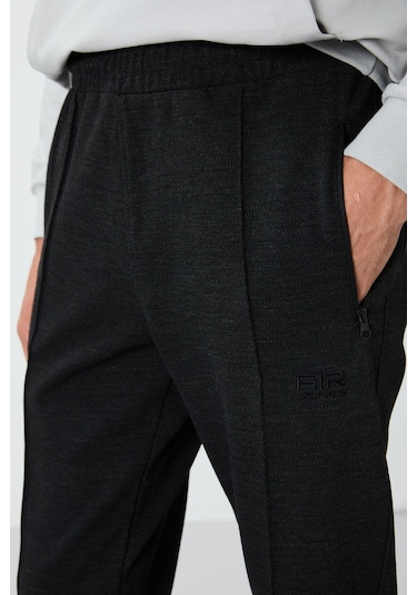 Tommy Life Darian Kırçıllı Siyah Jogger Erkek Eşofman Alt - 82113 Siyah Tommy Life Darian Kırçıllı Siyah Jogger Erkek Eşofman Alt - 82113 Siyah