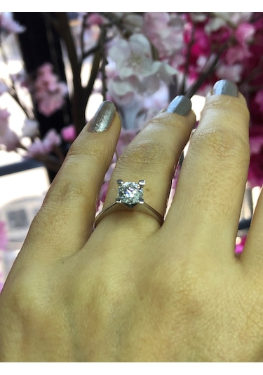 Moda Kulesi 1.00 Ct Tektaş Pırlanta Mozanit Yüzük