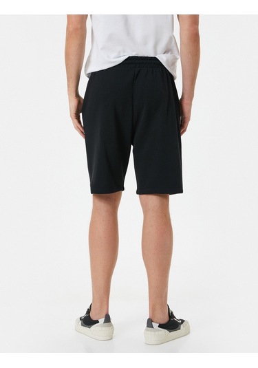 Koton Bermuda Şort Etiket Baskılı Beli Bağcıklı Cep Detaylı Siyah 4sam40017mk Siyah
