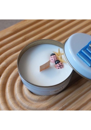 Uretti - Ayşe 7362 6292 El Yapımı Gül Kokulu Metal Kutuda Mum - 3 X 7 Cm Beyaz