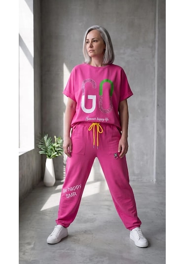 Byemelika Üzeri Taş Baskı Detaylı, Oversive, Bel Lastik Detaylı Bluz & Pantolon Takım Pembe Byemelika Üzeri Taş Baskı Detaylı, Oversive, Bel Lastik Detaylı Bluz & Pantolon Takım Pembe