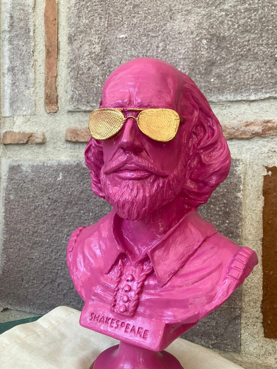 Neon Renkli Shakespare Büst Pembe