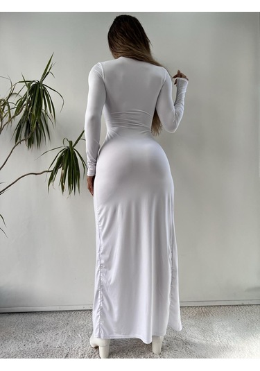 Beyaz Uzun Kollu Göğüs Dekolteli Maksi Elbise Beyaz
