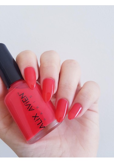 Alix Avien Narçiçeği Kırmızı Oje 13 Yüksek Pigmentli Uzun Süreli Kalıcılık Hızlı Kuruma Nail Lacquer 13