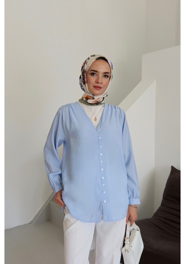 Moonsc Kadın Regular Fit V Yaka Önü Brit Detaylı Mavi Tesettür Gömlek