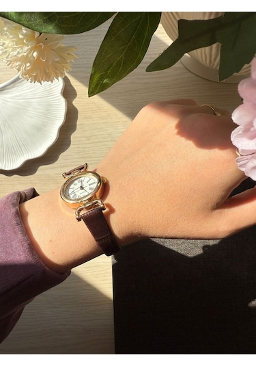 Retro Minimal Deri Kordon Vintage Kadın Kol Saati Kelebek Model Altın