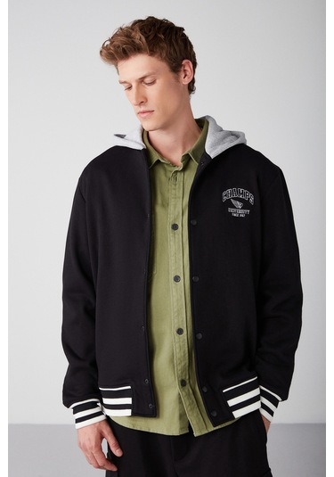 Leon Erkek Kolej Bomber Nakışlı Kontrast Kapüşonlu Çizgili Trikolu Içi Polarlı Bomber Siyah Sweatshi Leon Erkek Kolej Bomber Nakışlı Kontrast Kapüşonlu Çizgili Trikolu Içi Polarlı Bomber Siyah Sweatshi