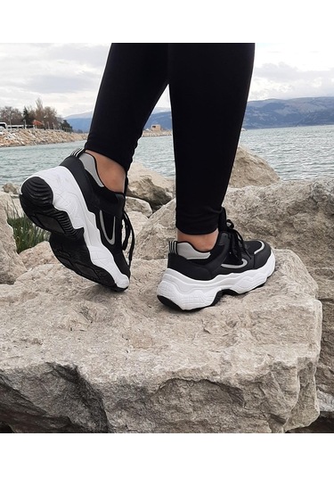 Dunlop 2323 Siyah-Beyaz Renk Fuspetli Kalın Taban Spor Ayakkabı AYKSAYAK-000503