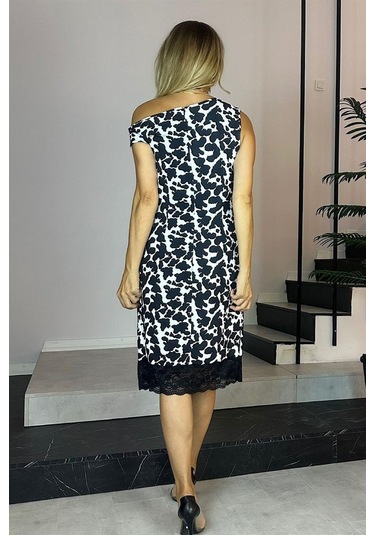 G0679 Degaje Yaka Dantel Detaylı Elbise Desenli-desenli Desenli