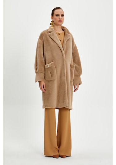 Kadın Oversize Kürk Kaban - Yumuşak Dokulu, Şık Ve Modern Tasarım - Günlük Ve Özel Kullanım İçin İdeal Bej