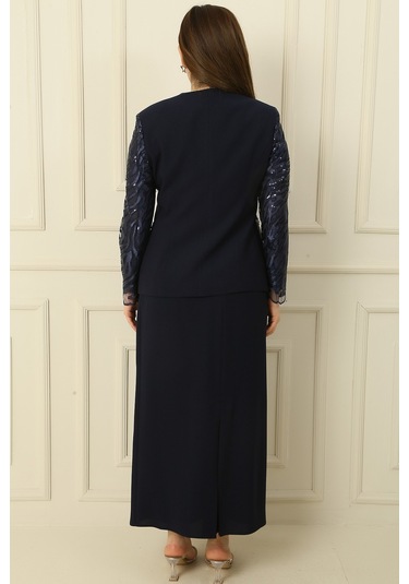 İçi Yarım Ay Kol Bluz Pul Nakışişlemeboncuk Detaylı Ceket Etek Astarlı Büyük Beden 3'lü Takım Lacivert İçi Yarım Ay Kol Bluz Pul Nakışişlemeboncuk Detaylı Ceket Etek Astarlı Büyük Beden 3'lü Takım Lacivert