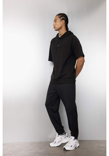 DeFactoFit Sporcu Jogger Eşofman Altı Standart Fit Beli Paçası Lastikli Cepli C9174AX24AUBK81