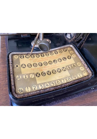 Aeg Mignon 4 Antika Daktilo Q Klavye - Koleksiyonluk Ahşap Kasalı