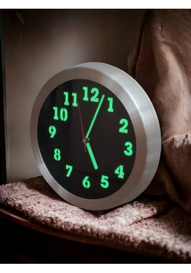 Fosforlu Gece Parlayan Görünen Metal Salon Duvar Saati Çap 26 Cm Siyah