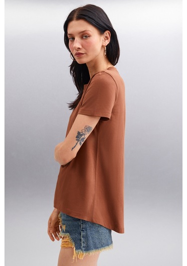 Samantha Kadın %100 Organik Pamuklu Comfort Fit Arkası Uzun Basic Örme Kahverengi T-shirt