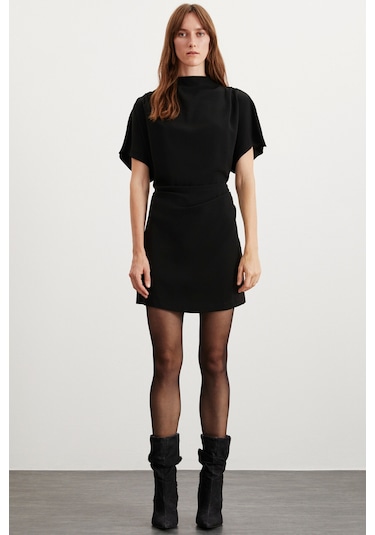 Maxıne Kadın Drape Detaylı Omuzdan Geniş Belden Aşağı Oturan Esnek Krep Örme Kumaşlı Mini Siyah Elbi