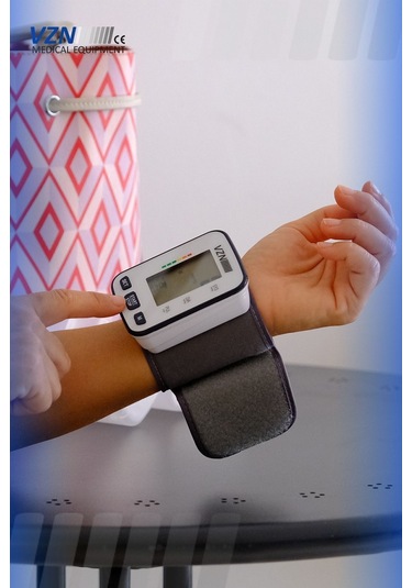 Vzn Türkçe Konuşan Bilekten Dijital Tansiyon Aleti Dbp-2141