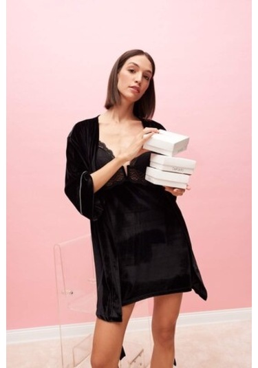 Defacto Fall İn Love V Yaka Dantelli Kadife Askılı Gecelik D6446ax24wnbk81 Siyah Defacto Fall İn Love V Yaka Dantelli Kadife Askılı Gecelik D6446ax24wnbk81 Siyah