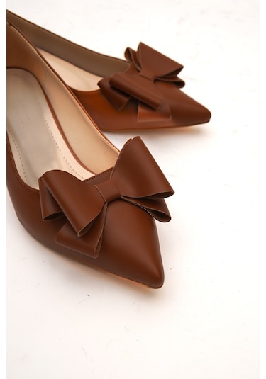 Renata Taba Fiyonklu 4cm Sivri Burun Topuklu Ayakkabı Taba