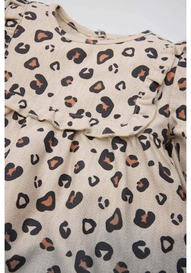 DeFacto Kız Bebek Leopar Desenli Düğmeli Fırfırlı Uzun Kollu Elbise D5634A524WNBG744 Bej DeFacto Kız Bebek Leopar Desenli Düğmeli Fırfırlı Uzun Kollu Elbise D5634A524WNBG744 Bej